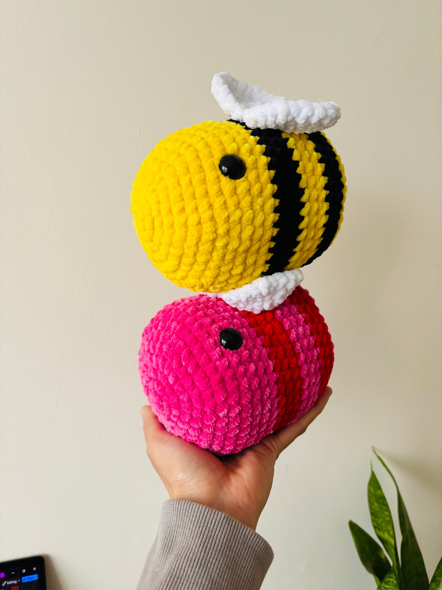 Jambo Bubble Bee Crochet Pattern